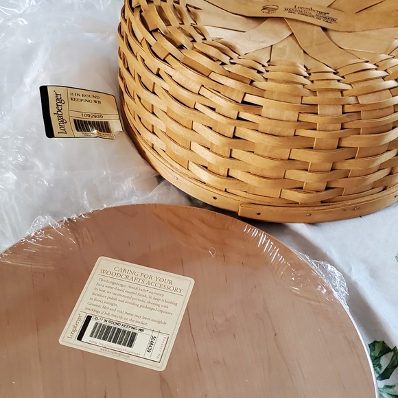 Longaberger 11 inch Round Keeping Combo - Picture 2 of 5